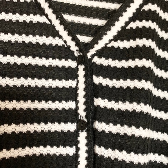 Mind Code black and white striped cardigan - Picture 4 of 7